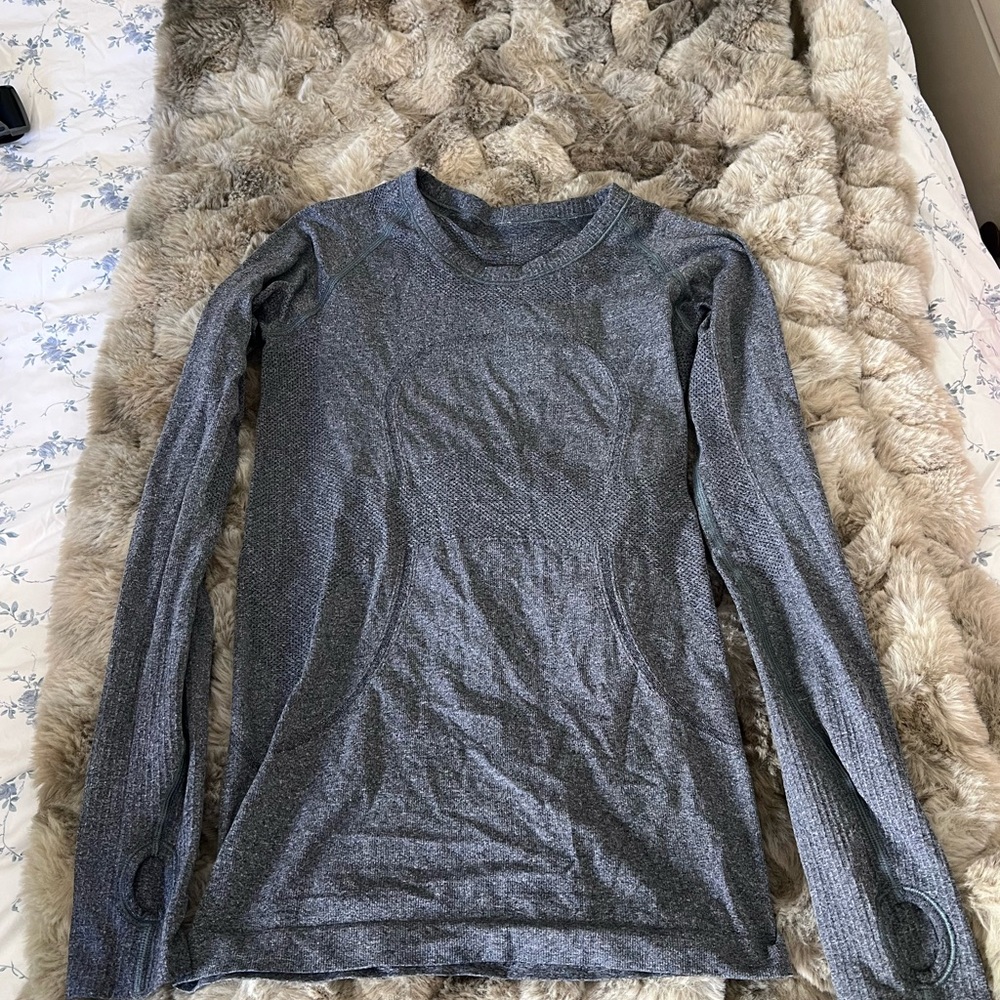 lululemon athletica Long Sleeve Tee in Heather Gray